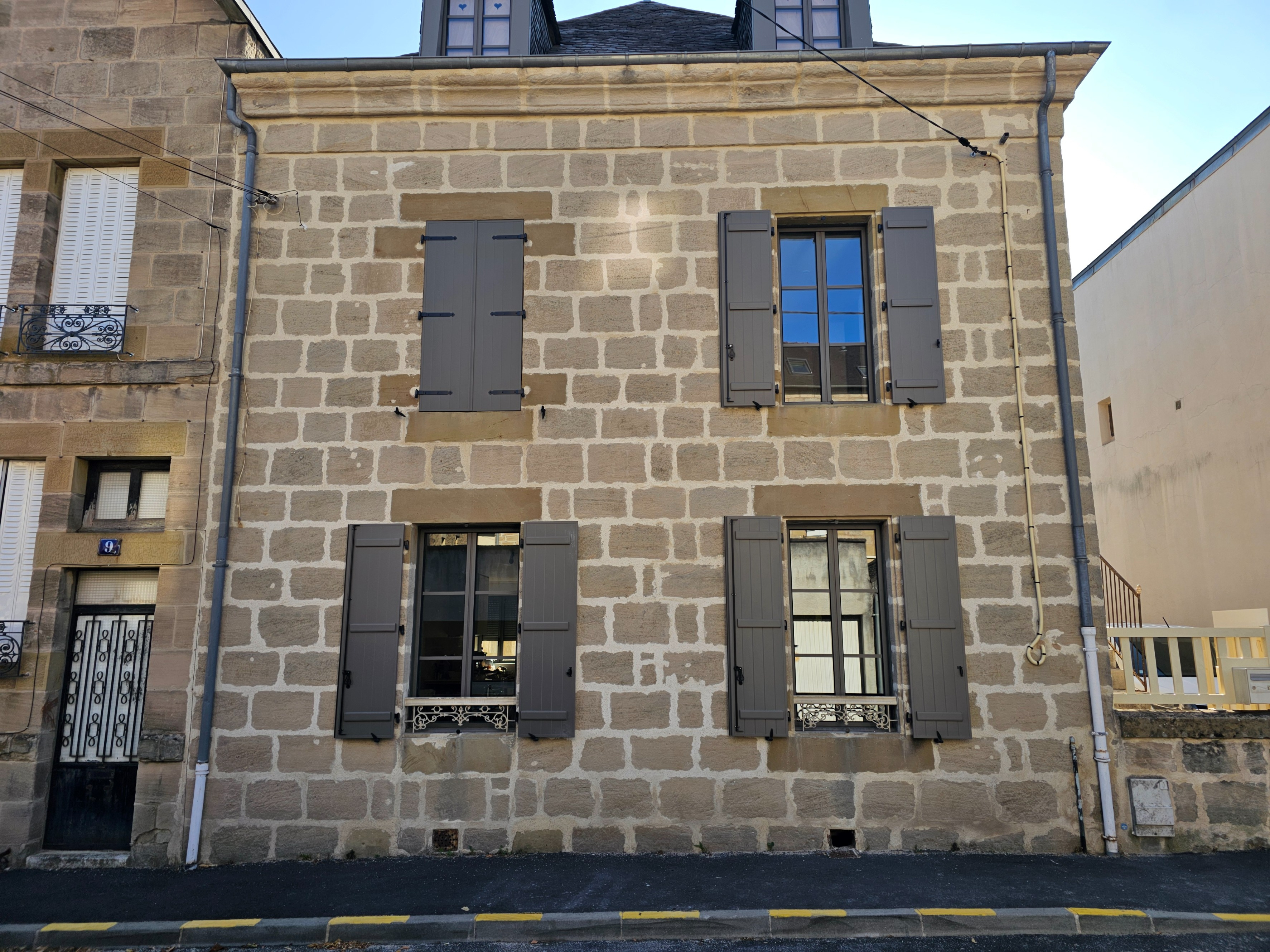 Fenêtres avant pose de film solaire, Brive-la-Gaillarde