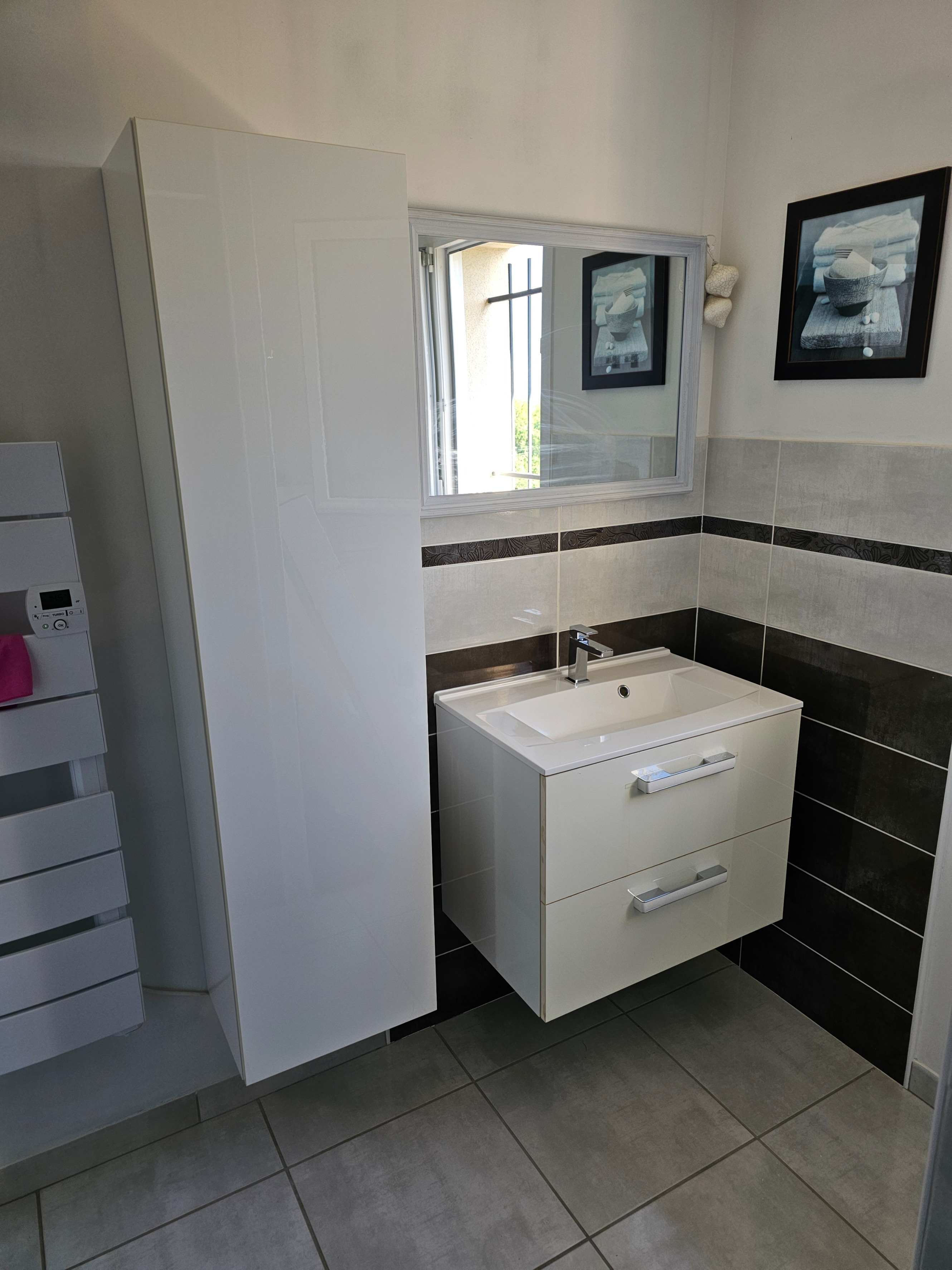 Renovation meuble salle de bain en Honey Walnut avant